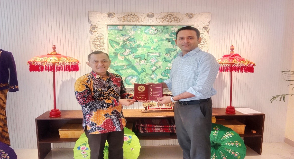 CAPES delegation visits Indonesian Embassy