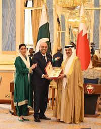  The President of Pakistan received credentials from the High Commissioner-designate of Singapore, highlighting prospects for expanding cooperation in trade, fintech, and the digital economy.
