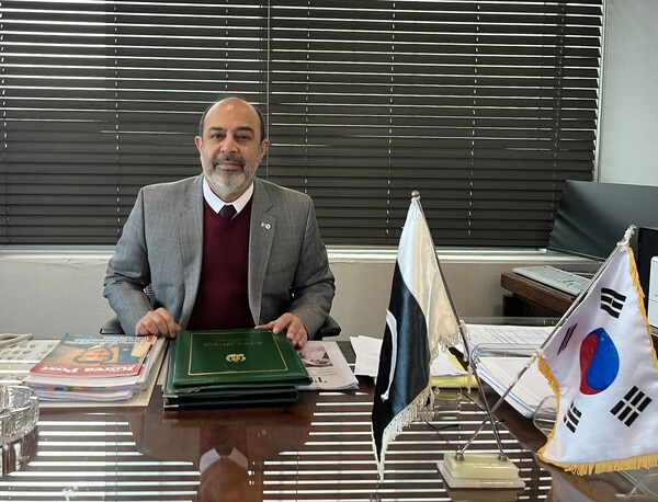 The Ambassador of Pakistan to South Korea attended an MOU signing between the Pakistan Business Association and the Changwon Chamber of Commerce to boost manufacturing trade.