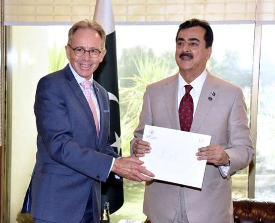 Gilani calls for enhancing of trade, climate cooperation with Australia