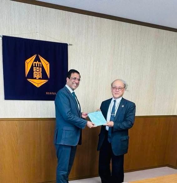 Pakistan’s Ambassador to Japan met with the President of Gunma University to discuss expanding academic collaboration in medical sciences and cancer treatment.