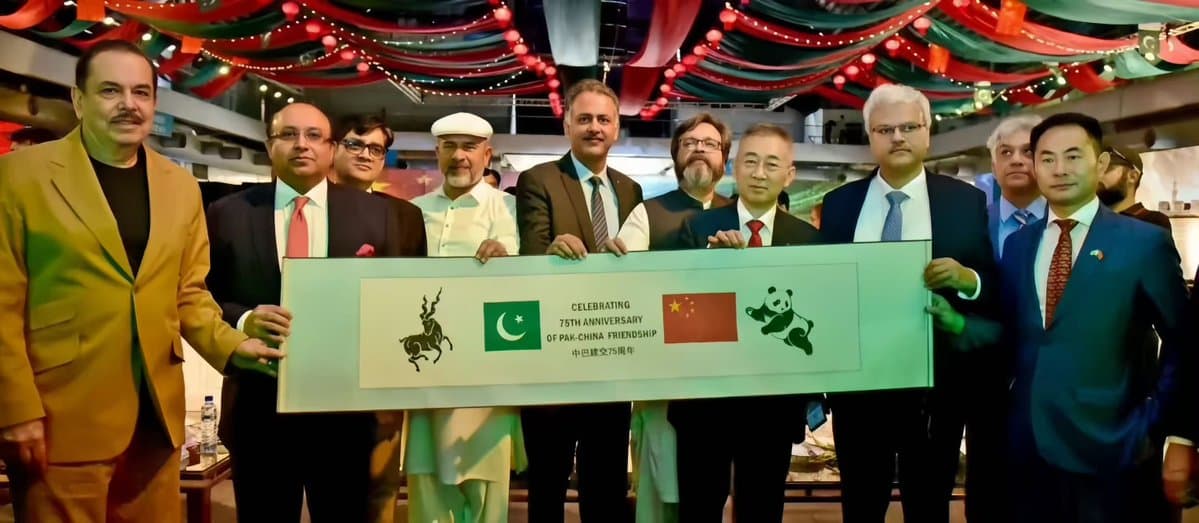Exquisite Suzhou embroidery and silk tapestry works dazzle at a Lahore exhibition commemorating the 75th anniversary of China-Pakistan friendship.