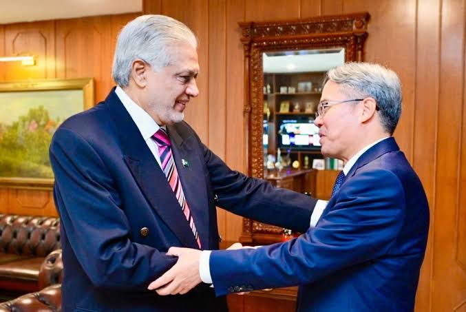 Deputy Prime Minister and Foreign Minister Senator Mohammad Ishaq Dar received the Ambassador of China to Pakistan, Jiang Zaidong, to share developments regarding the implementation of the Islamabad MoU.