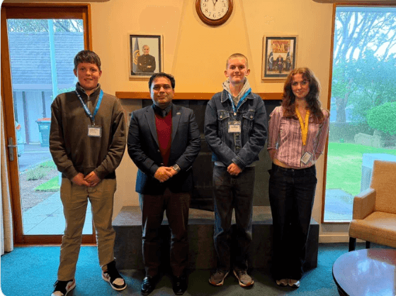A delegation from UN Youth New Zealand visits the Pakistan Mission to receive a briefing on Pakistan’s foreign policy priorities and its mediation efforts in Middle Eastern conflicts.