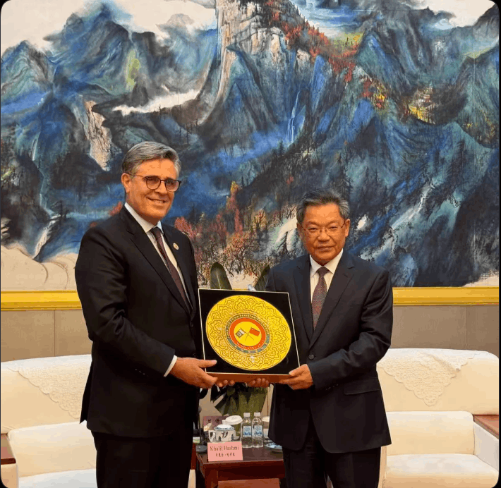 Pakistan’s Ambassador to China, Khalil Hashmi, meets with the Governor of Gansu Province to discuss cooperation in agriculture, mining, and new energy, while proposinga sister-province mechanism.