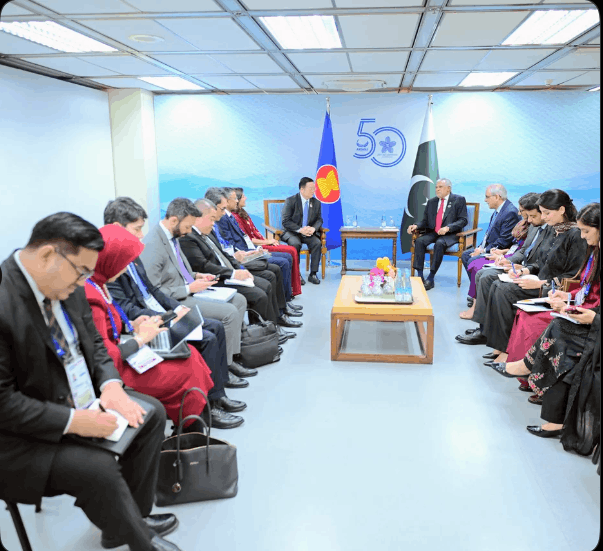 Deputy Prime Minister Mohammad Ishaq Dar met with the Secretary-General of ASEAN, Dr. Kao Kim Hourn, in Manila to review avenues for deepening engagement intrade, connectivity, and investment between Pakistan and the ASEAN region.